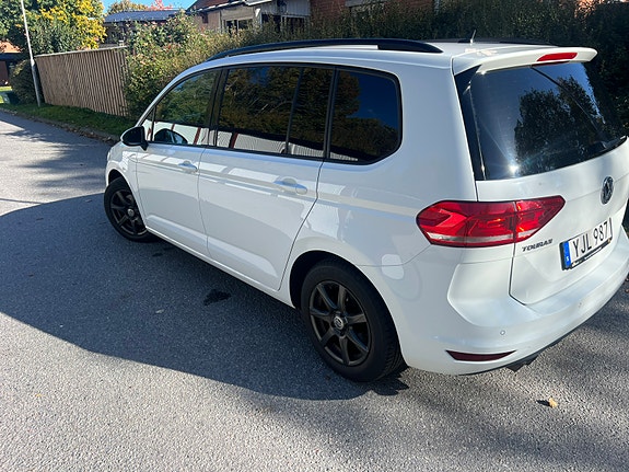 Volkswagen Touran 6 of 11