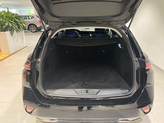 Peugeot 308 SW 13 of 14