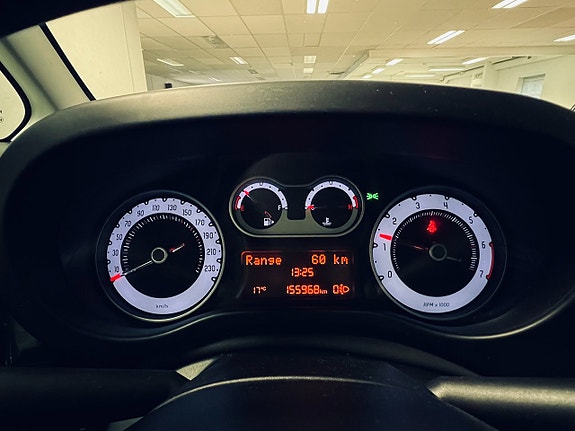 Fiat 500L 15 of 25