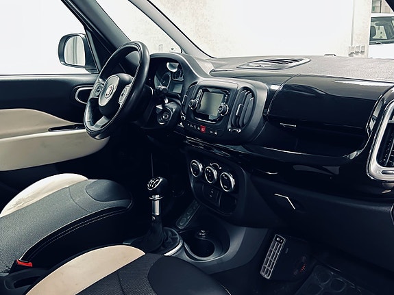 Fiat 500L 10 of 25