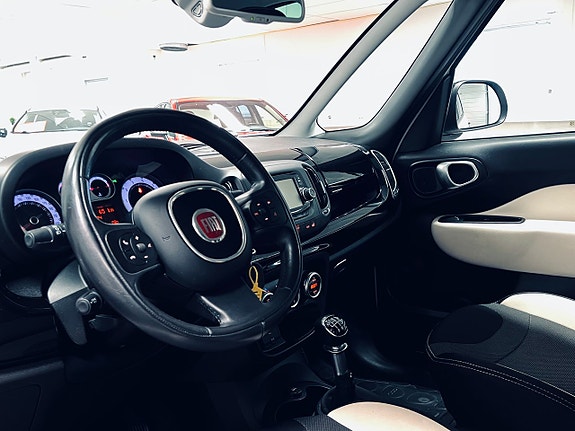 Fiat 500L 12 of 25