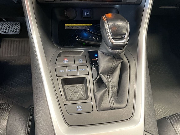 Toyota RAV4 16 of 20