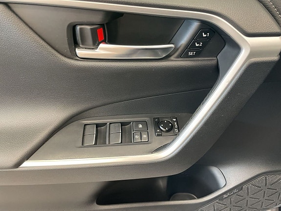 Toyota RAV4 17 of 20