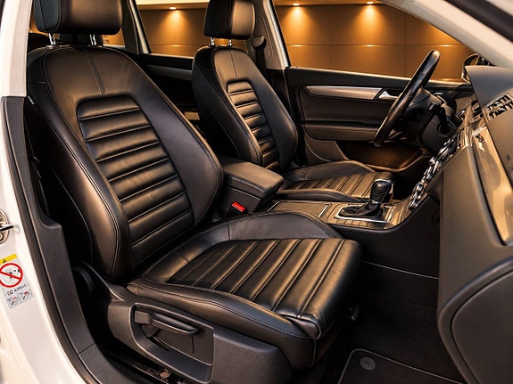 Volkswagen Passat 11 of 12