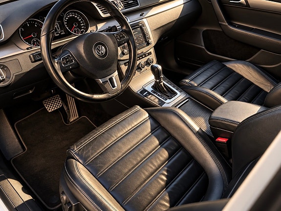 Volkswagen Passat 8 of 12