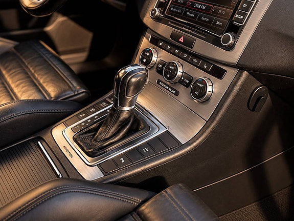 Volkswagen Passat 10 of 12