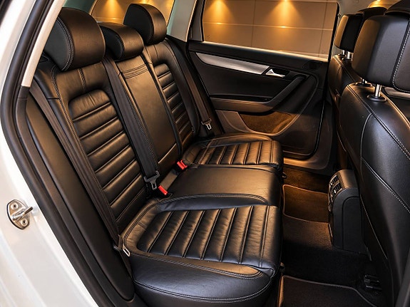 Volkswagen Passat 12 of 12