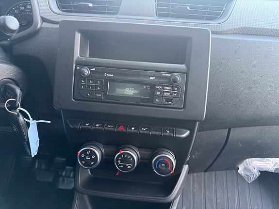 Renault Kangoo Express 20 of 23