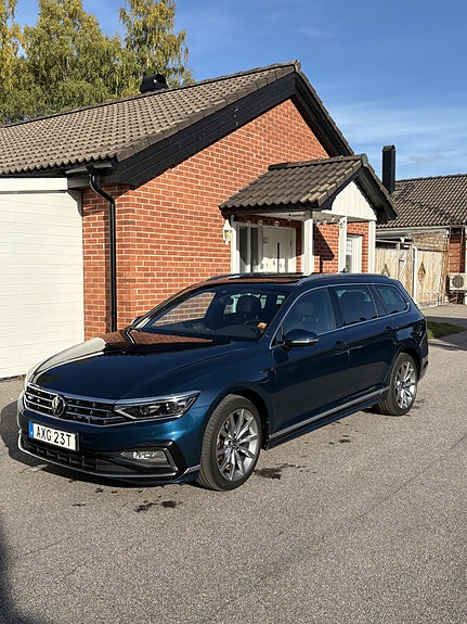 Volkswagen Passat 2 of 7