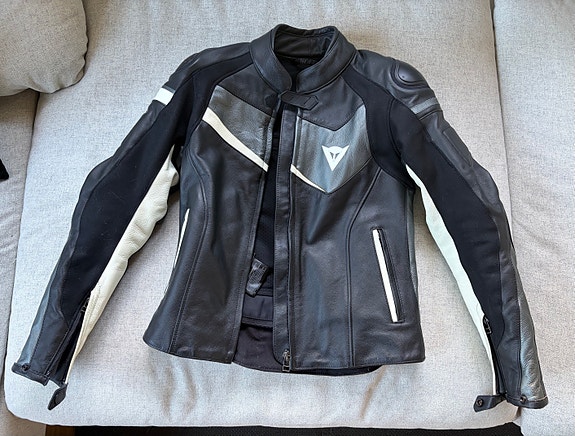 Product image 1 of 8