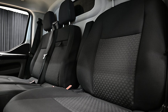 Ford Transit Custom 19 of 27