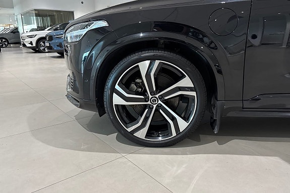 Volvo XC90 17 of 21