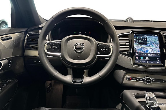 Volvo XC90 11 of 21