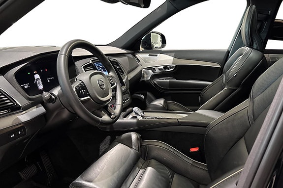 Volvo XC90 14 of 21