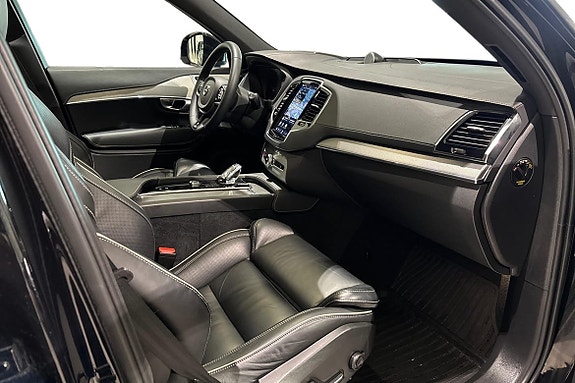 Volvo XC90 7 of 21