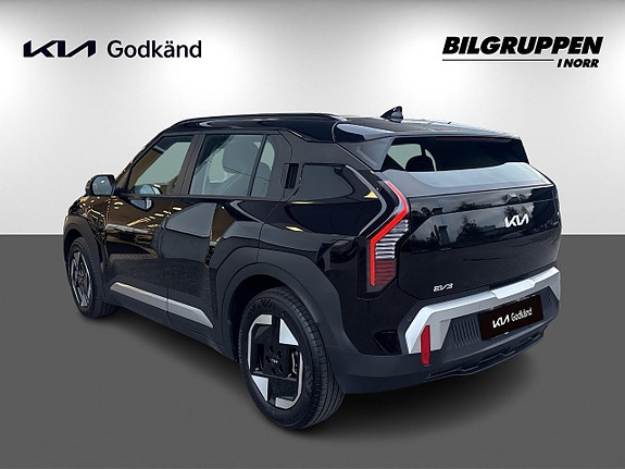 Kia EV3 8 of 17