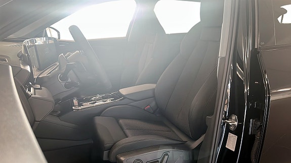 Audi Q6 e-tron 8 of 15