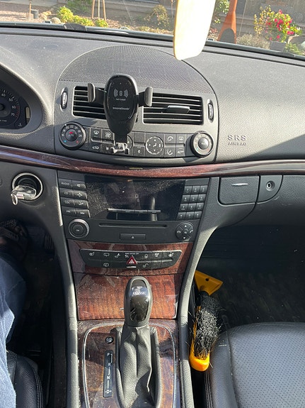 Mercedes-Benz E200 11 of 11