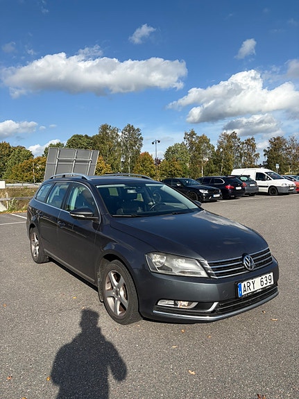 Volkswagen Passat 2 of 5