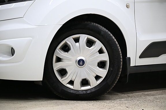 Ford Transit Connect 11 of 28