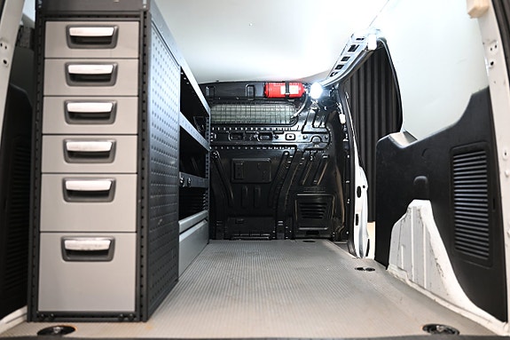 Ford Transit Connect 9 of 28