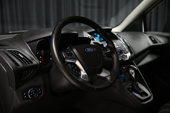 Ford Transit Connect 17 of 28