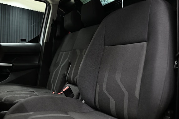 Ford Transit Connect 20 of 28