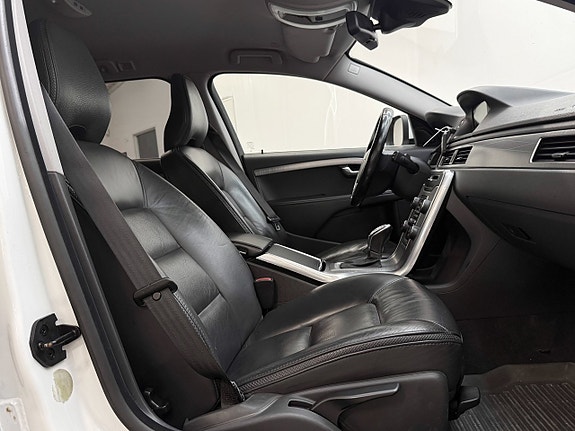Volvo XC70 14 of 30