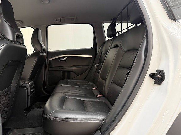 Volvo XC70 12 of 30