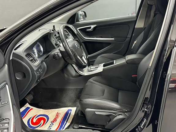 Volvo V60 14 of 22