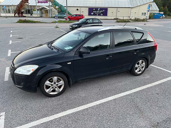 Kia Ceed 2 of 11