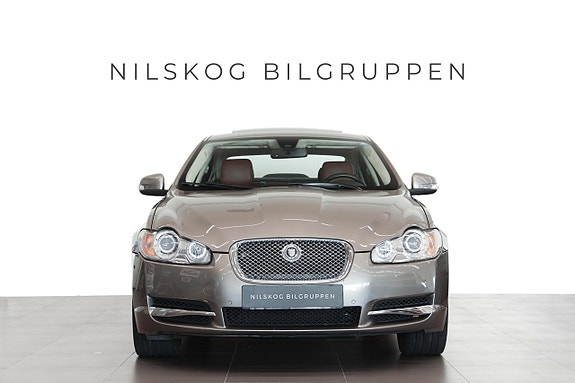 Jaguar XF 2 of 17