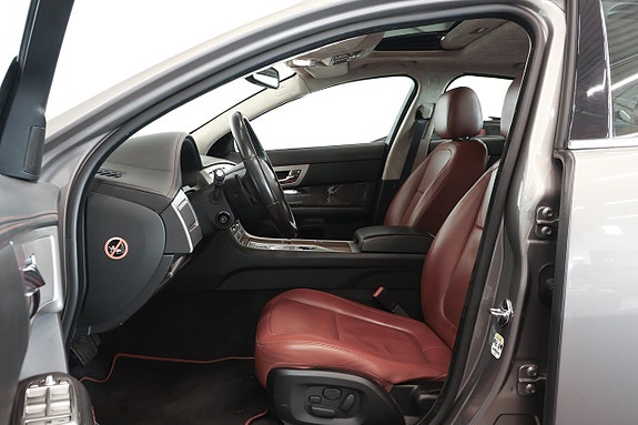 Jaguar XF 17 of 17