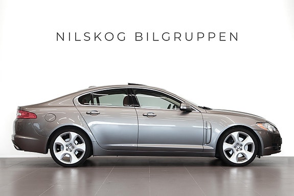 Jaguar XF 3 of 17