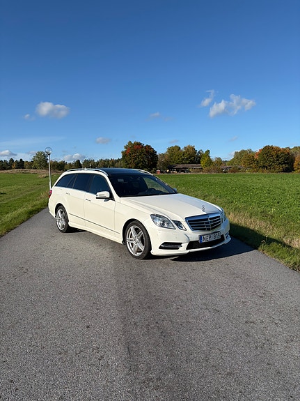 Mercedes-Benz E350 2 of 12