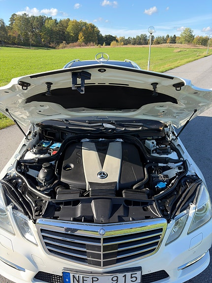 Mercedes-Benz E350 9 of 12