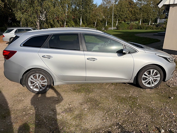 Kia Ceed 2 of 3