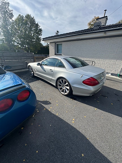 Mercedes-Benz SL500 2 of 4