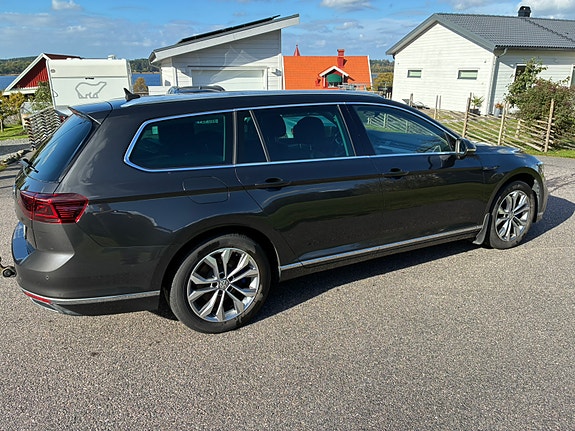 Volkswagen Passat 3 of 10