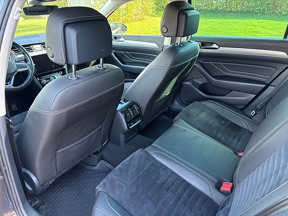 Volkswagen Passat 10 of 10