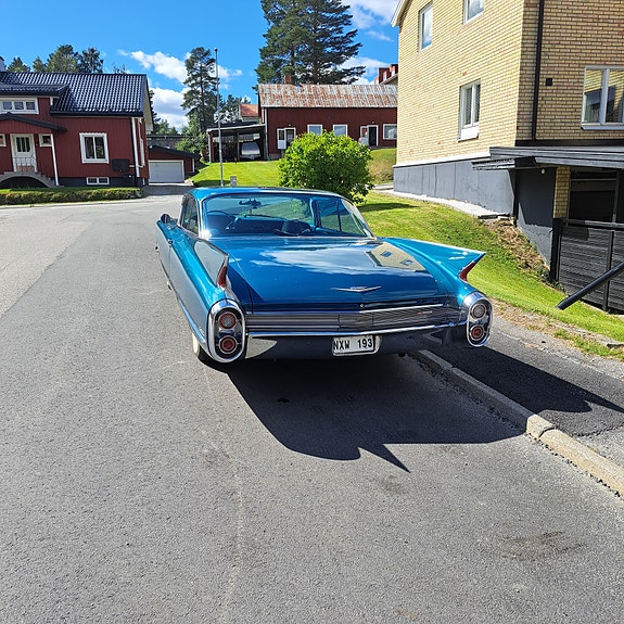 Cadillac Coupé DeVille 3 of 6