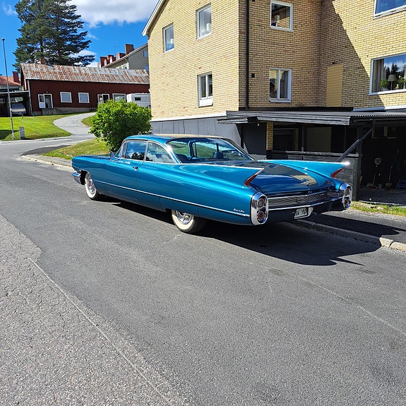 Cadillac Coupé DeVille 5 of 6