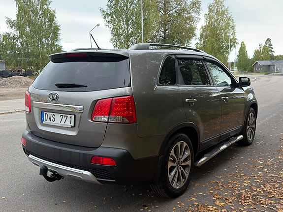Kia Sorento 3 of 9