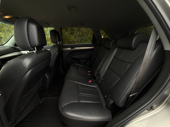 Kia Sorento 6 of 9