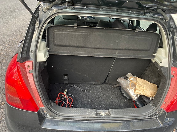 Suzuki Swift 3 of 3