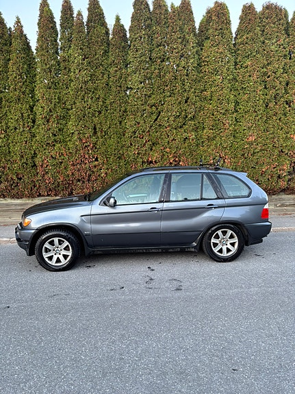BMW X5 2 of 8