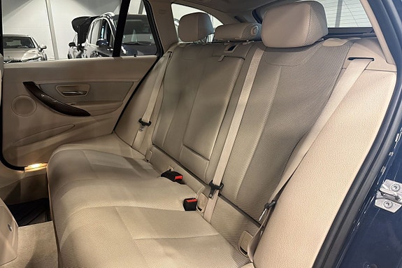 BMW 320d 19 of 21