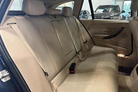BMW 320d 18 of 21
