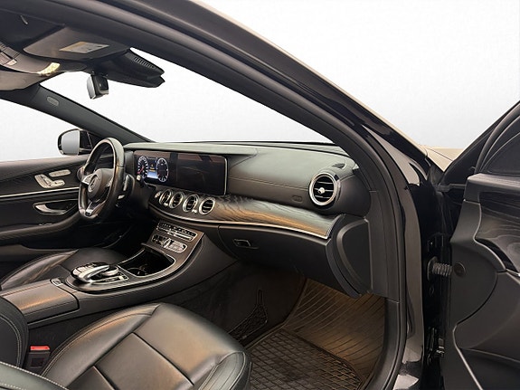 Mercedes-Benz E220 17 of 30