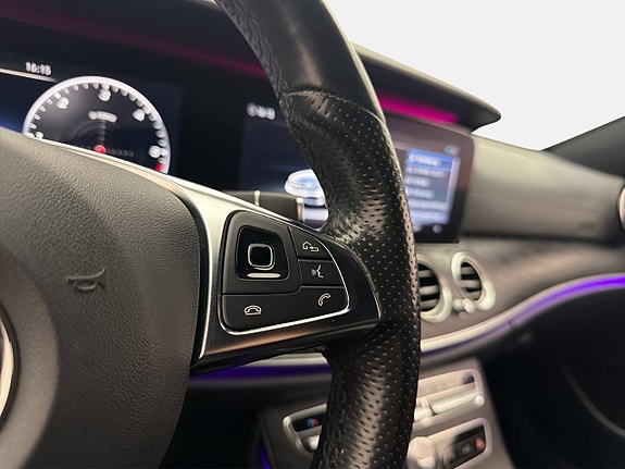 Mercedes-Benz E220 20 of 30